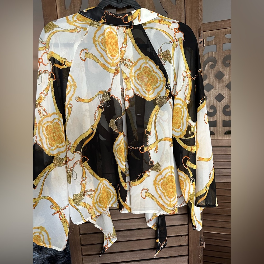 Chic Sheer Chain Print Blouse- Open Front- Size L - Picture 5 of 9